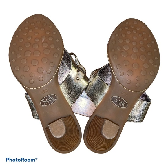 NWOB Sofft Gold Metallic Leather Sandals size 8 - Picture 6 of 6